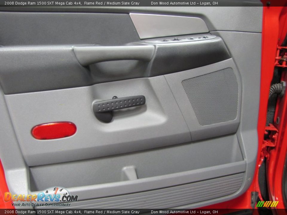 2008 Dodge Ram 1500 SXT Mega Cab 4x4 Flame Red / Medium Slate Gray Photo #10