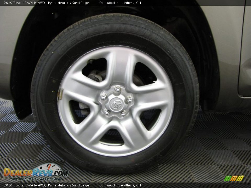 2010 Toyota RAV4 I4 4WD Pyrite Metallic / Sand Beige Photo #24