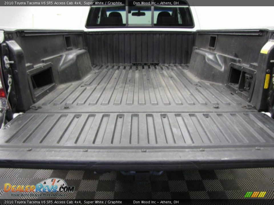 2010 Toyota Tacoma V6 SR5 Access Cab 4x4 Super White / Graphite Photo #7