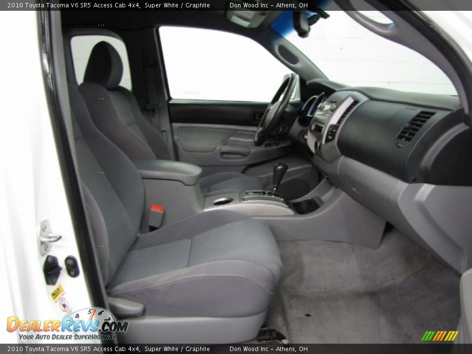 2010 Toyota Tacoma V6 SR5 Access Cab 4x4 Super White / Graphite Photo #13