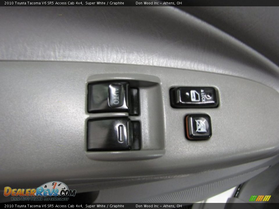 2010 Toyota Tacoma V6 SR5 Access Cab 4x4 Super White / Graphite Photo #15
