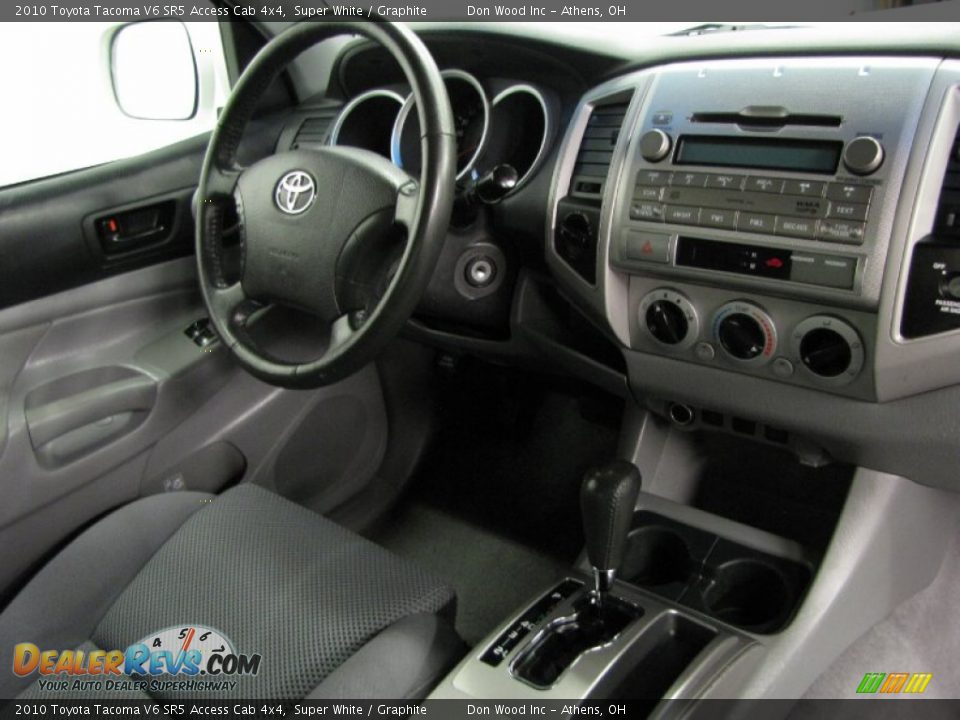 2010 Toyota Tacoma V6 SR5 Access Cab 4x4 Super White / Graphite Photo #24