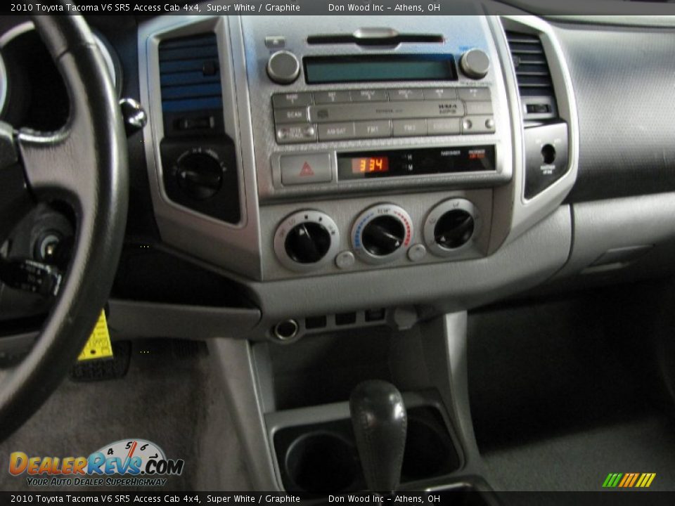 2010 Toyota Tacoma V6 SR5 Access Cab 4x4 Super White / Graphite Photo #25