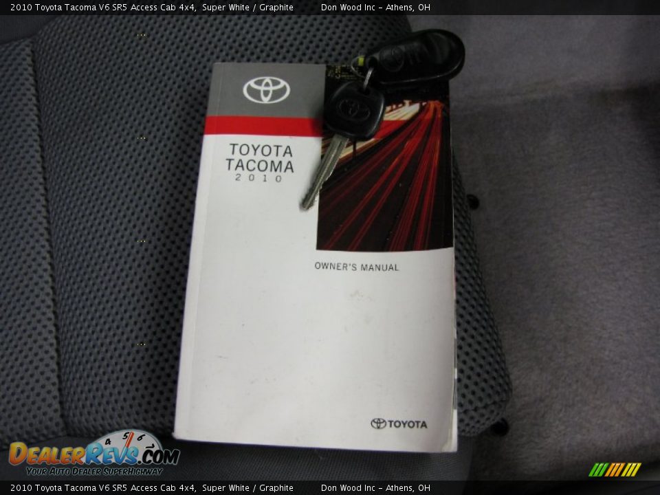 2010 Toyota Tacoma V6 SR5 Access Cab 4x4 Super White / Graphite Photo #30