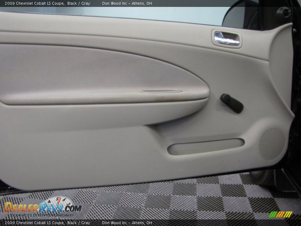 2009 Chevrolet Cobalt LS Coupe Black / Gray Photo #13