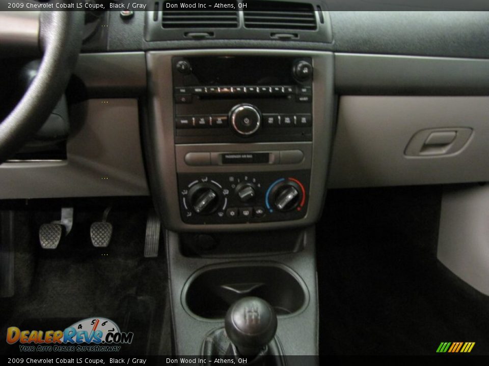 2009 Chevrolet Cobalt LS Coupe Black / Gray Photo #23