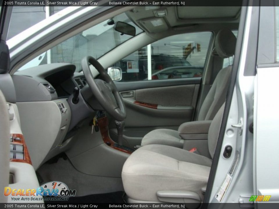 2005 Toyota Corolla LE Silver Streak Mica / Light Gray Photo #7