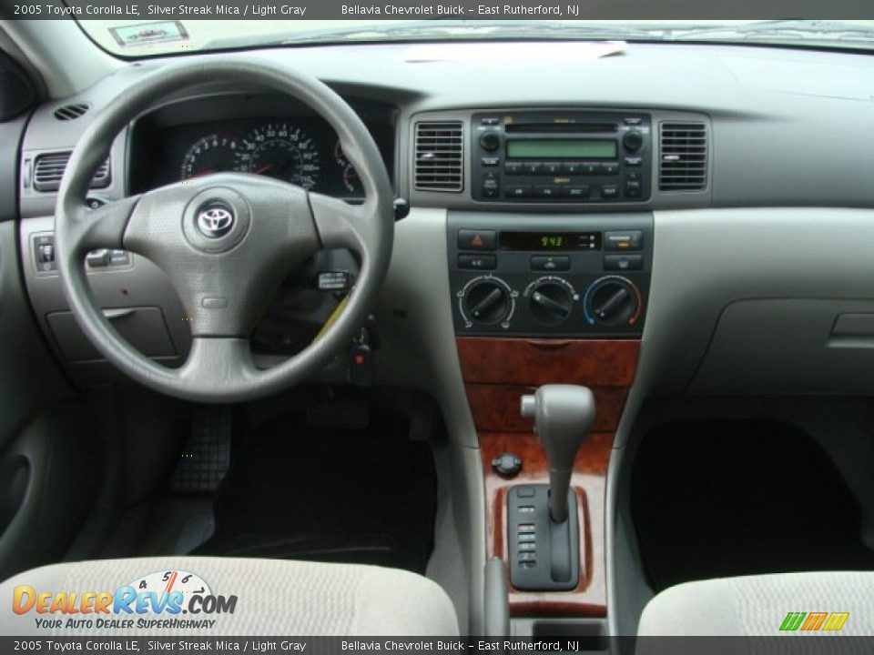 2005 Toyota Corolla LE Silver Streak Mica / Light Gray Photo #9