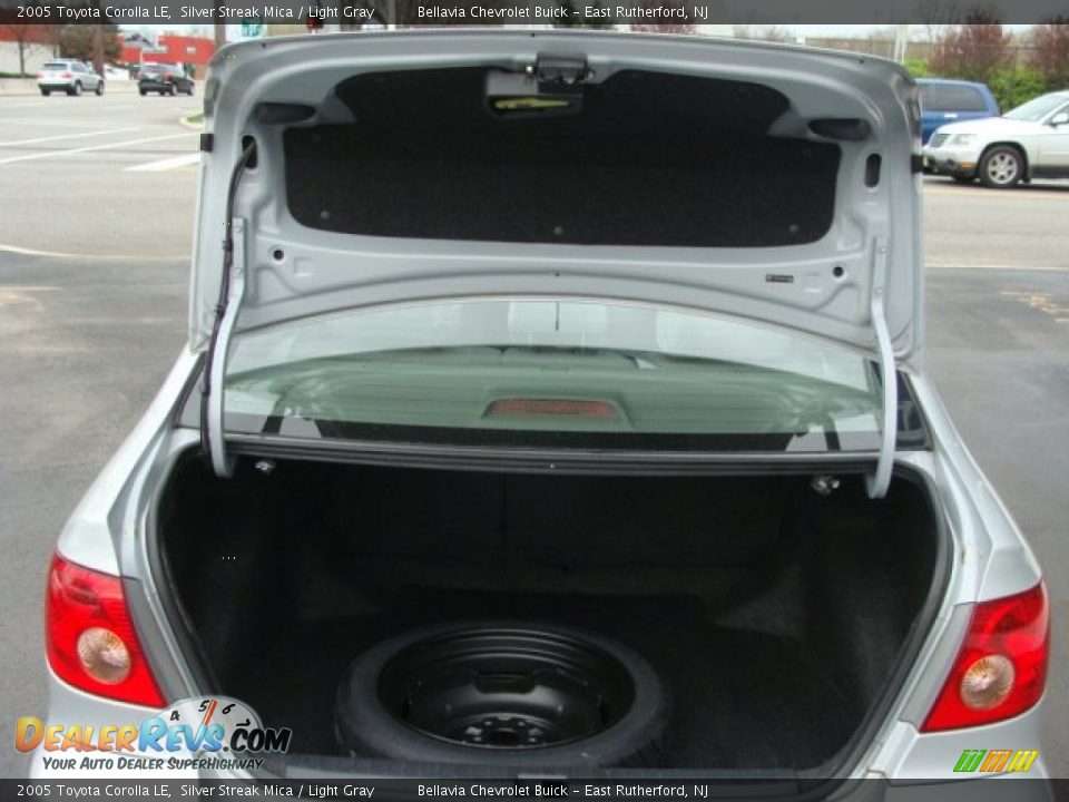 2005 Toyota Corolla LE Silver Streak Mica / Light Gray Photo #13