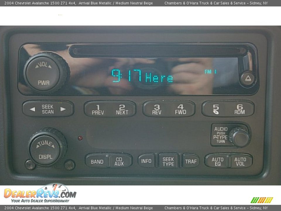2004 Chevrolet Avalanche 1500 Z71 4x4 Arrival Blue Metallic / Medium Neutral Beige Photo #4