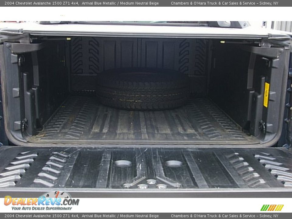 2004 Chevrolet Avalanche 1500 Z71 4x4 Arrival Blue Metallic / Medium Neutral Beige Photo #8