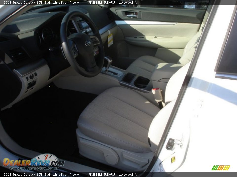 2013 Subaru Outback 2.5i Satin White Pearl / Ivory Photo #10