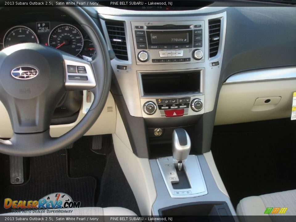 2013 Subaru Outback 2.5i Satin White Pearl / Ivory Photo #12