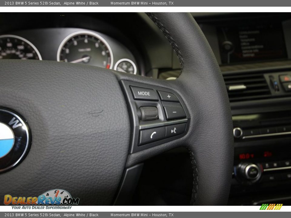 2013 BMW 5 Series 528i Sedan Alpine White / Black Photo #24