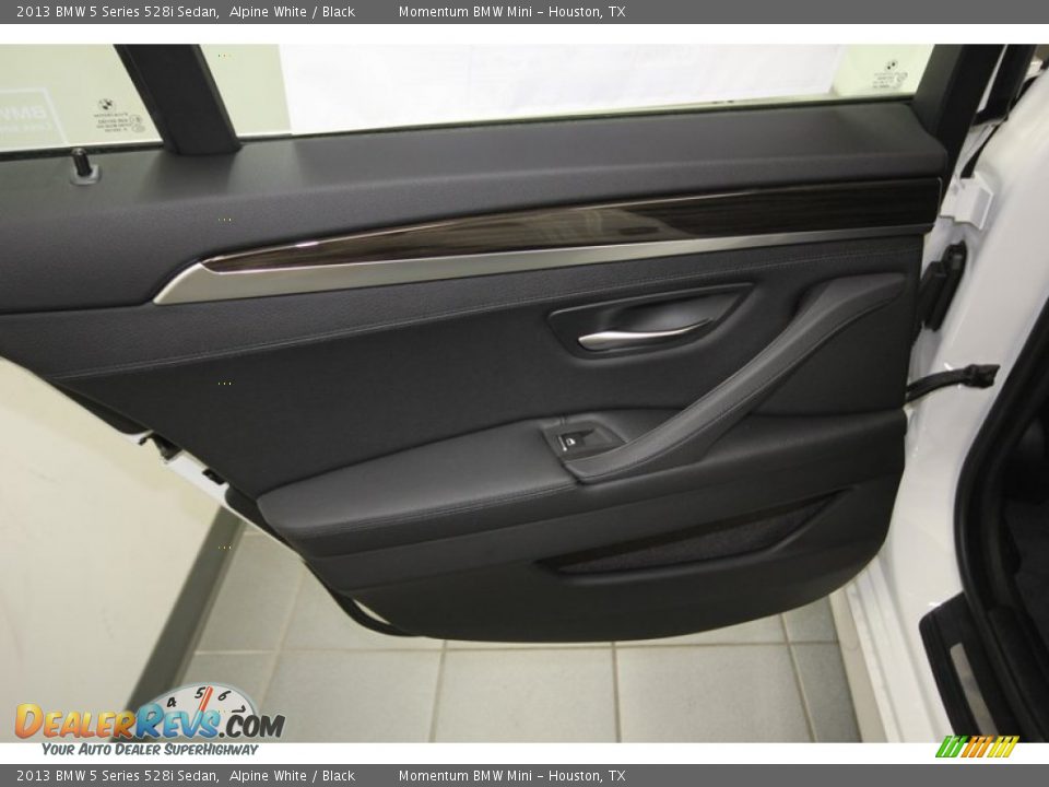 2013 BMW 5 Series 528i Sedan Alpine White / Black Photo #28