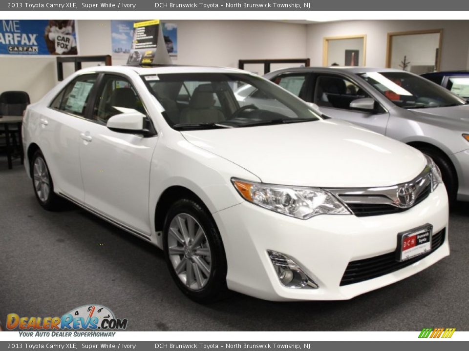 2013 Toyota Camry XLE Super White / Ivory Photo #1