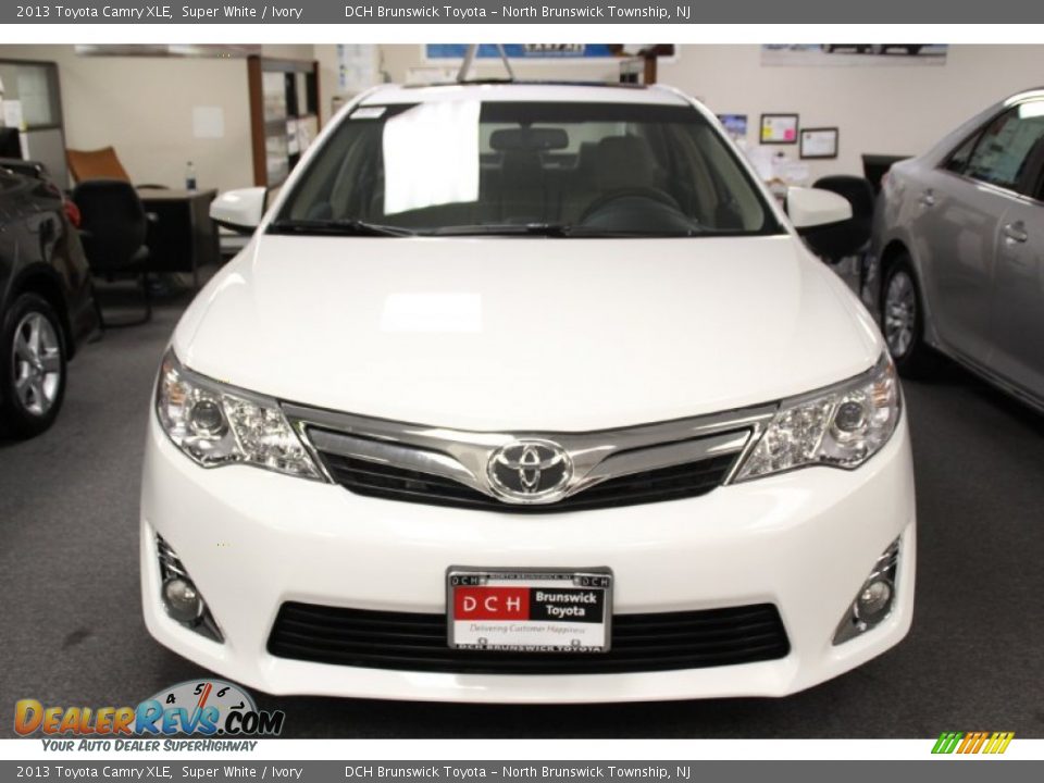 2013 Toyota Camry XLE Super White / Ivory Photo #2