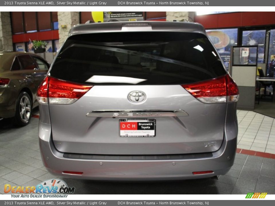 2013 Toyota Sienna XLE AWD Silver Sky Metallic / Light Gray Photo #3