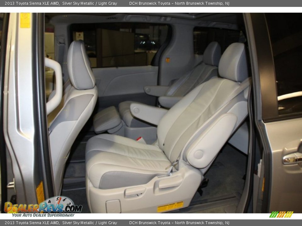 2013 Toyota Sienna XLE AWD Silver Sky Metallic / Light Gray Photo #7