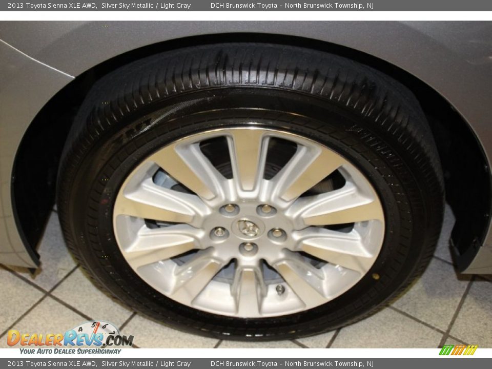 2013 Toyota Sienna XLE AWD Silver Sky Metallic / Light Gray Photo #10