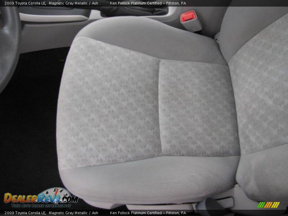 2009 Toyota Corolla LE Magnetic Gray Metallic / Ash Photo #18