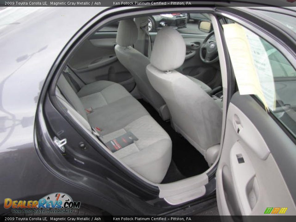 2009 Toyota Corolla LE Magnetic Gray Metallic / Ash Photo #23
