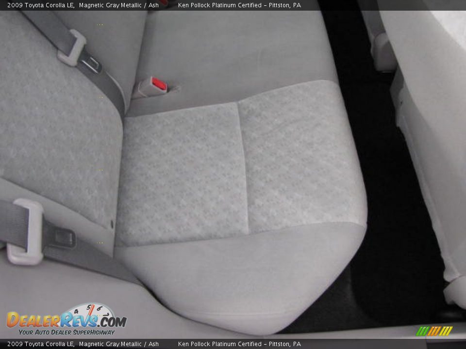2009 Toyota Corolla LE Magnetic Gray Metallic / Ash Photo #24