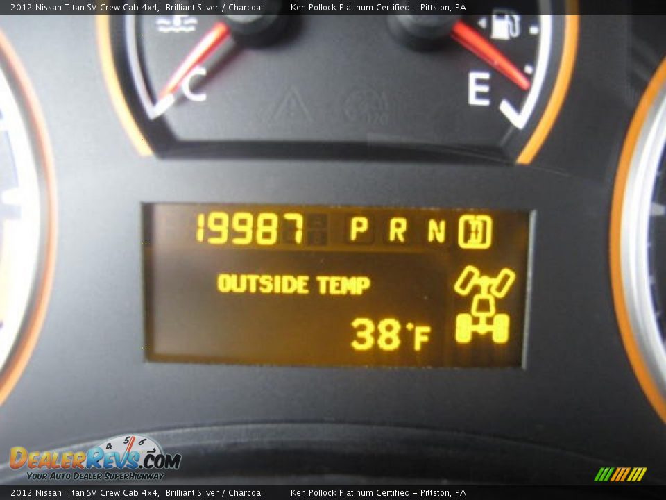 2012 Nissan Titan SV Crew Cab 4x4 Brilliant Silver / Charcoal Photo #34