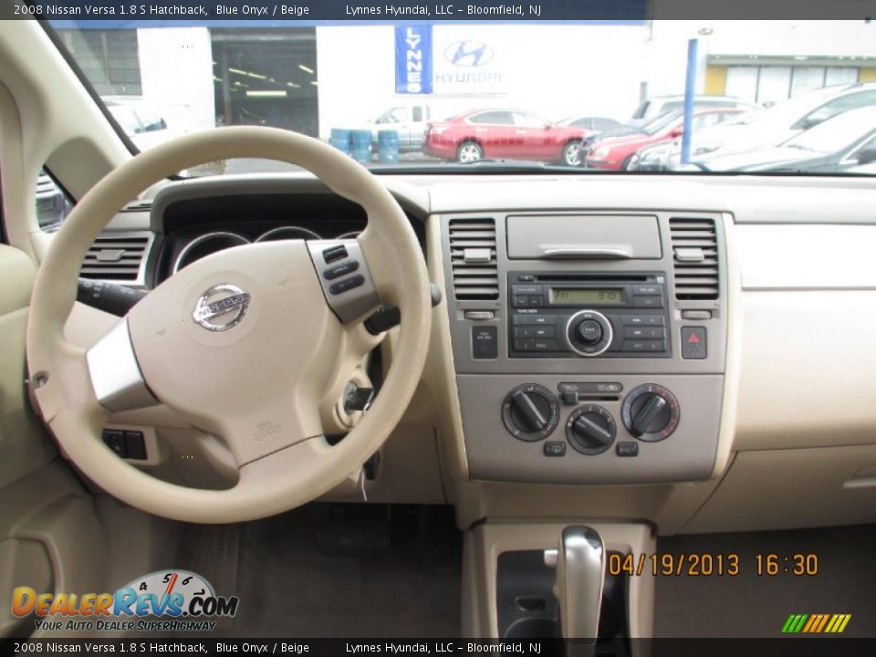 2008 Nissan Versa 1.8 S Hatchback Blue Onyx / Beige Photo #9