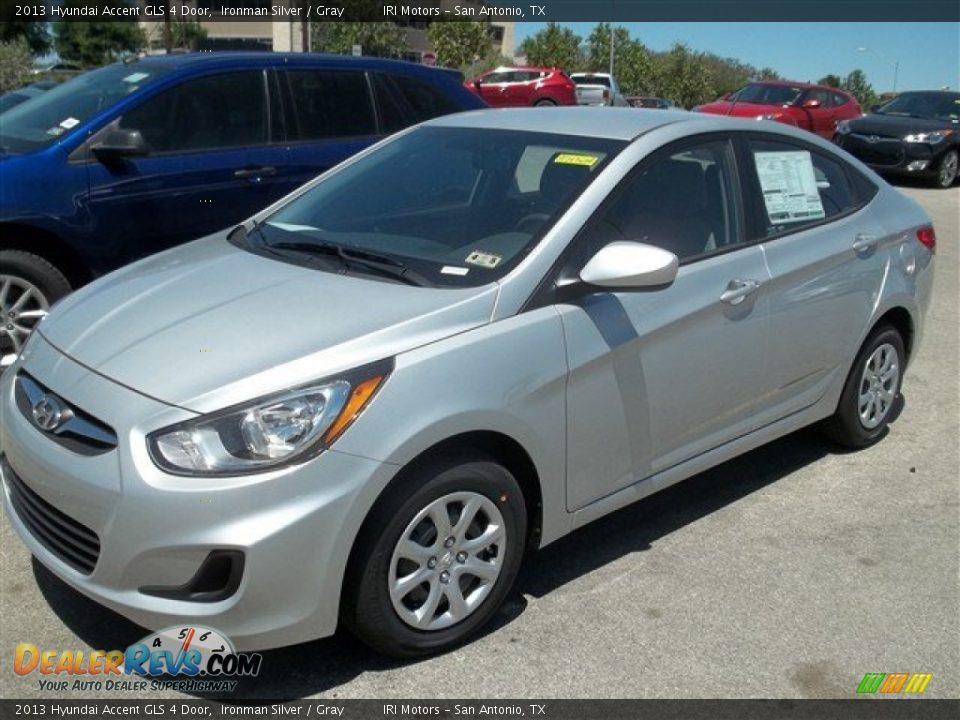 2013 Hyundai Accent GLS 4 Door Ironman Silver / Gray Photo #2