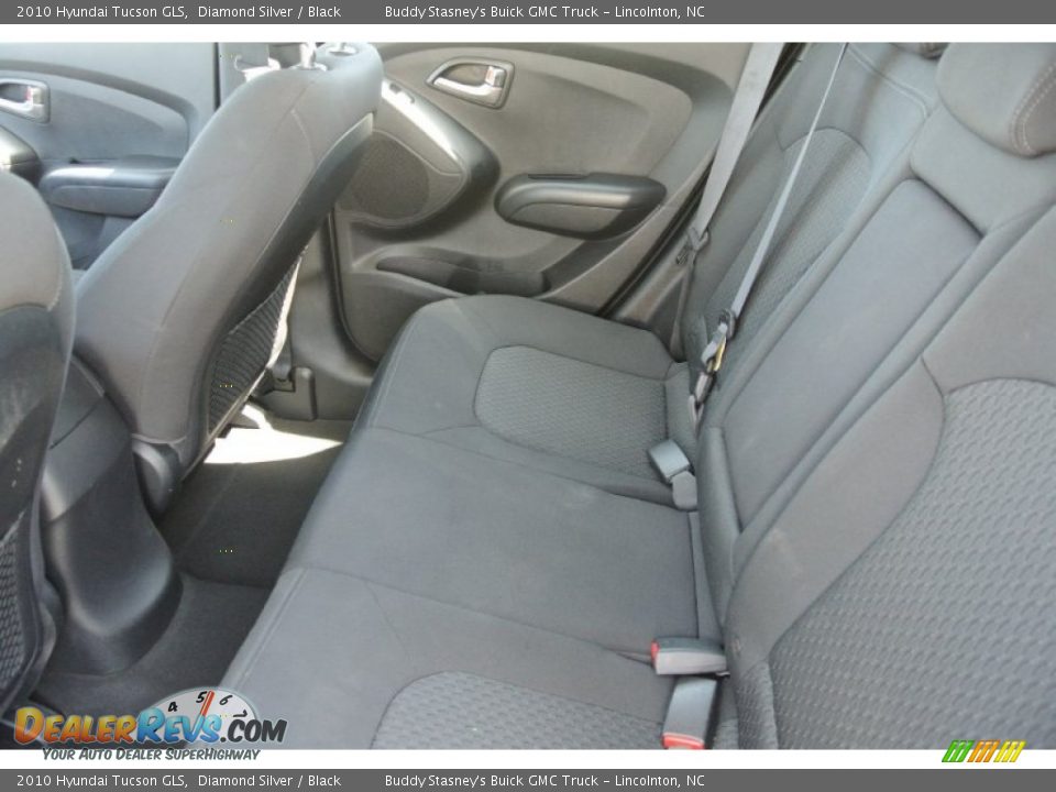 2010 Hyundai Tucson GLS Diamond Silver / Black Photo #17