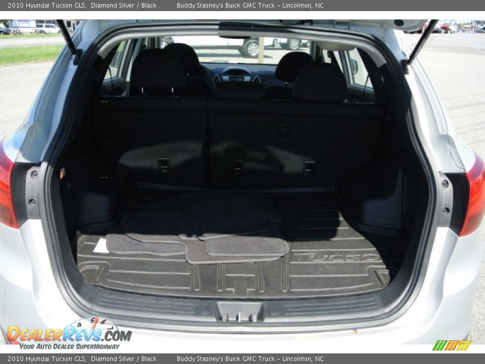 2010 Hyundai Tucson GLS Diamond Silver / Black Photo #18