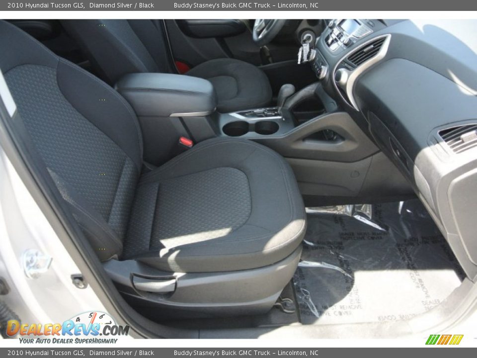 2010 Hyundai Tucson GLS Diamond Silver / Black Photo #19