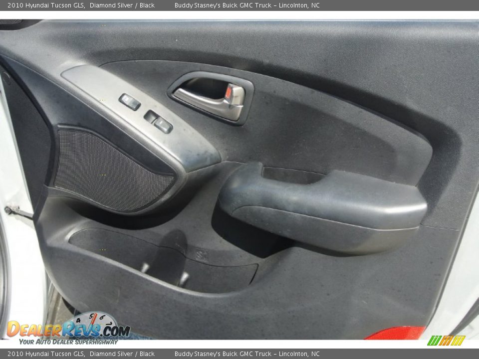 2010 Hyundai Tucson GLS Diamond Silver / Black Photo #20