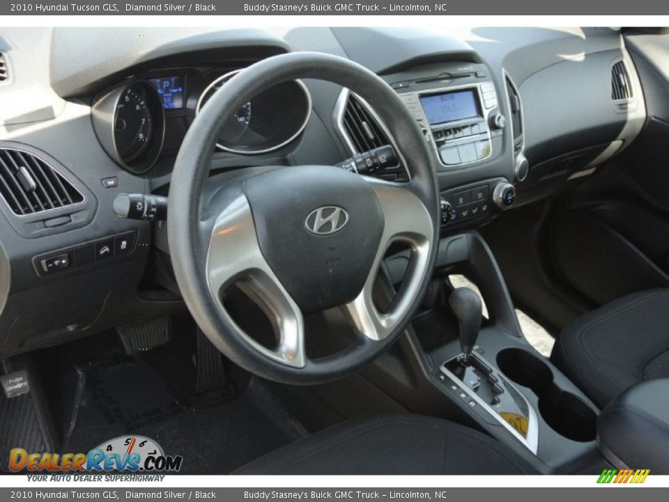 2010 Hyundai Tucson GLS Diamond Silver / Black Photo #24