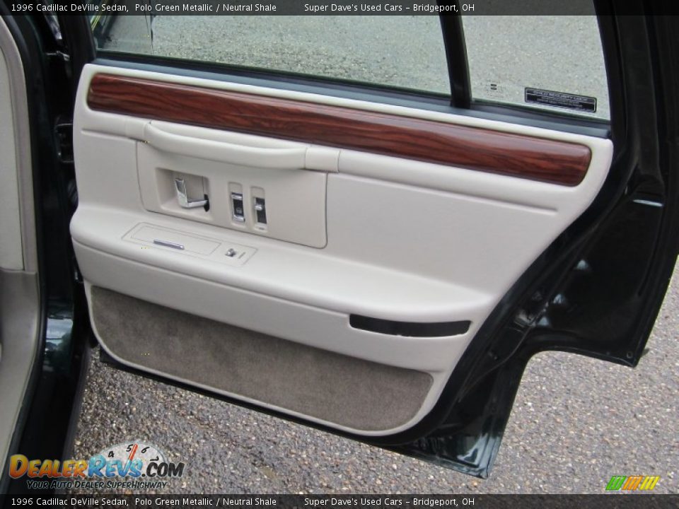 Door Panel of 1996 Cadillac DeVille Sedan Photo #19