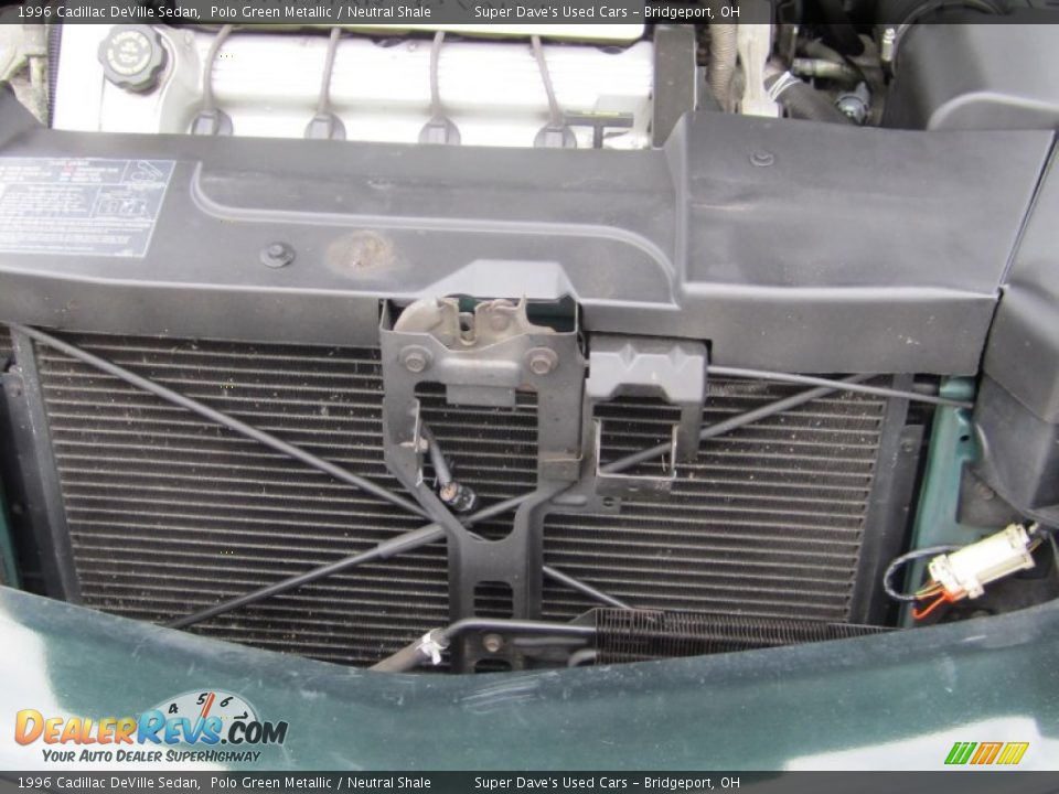 1996 Cadillac DeVille Sedan Polo Green Metallic / Neutral Shale Photo #25