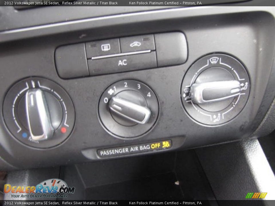 2012 Volkswagen Jetta SE Sedan Reflex Silver Metallic / Titan Black Photo #31