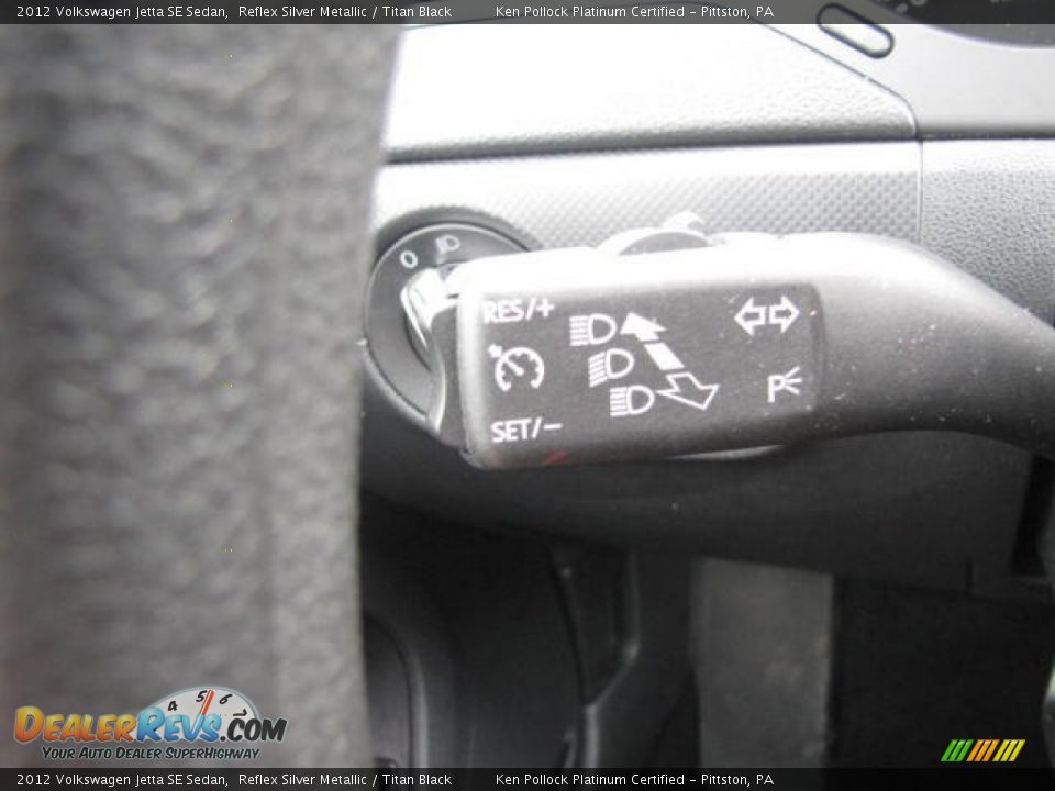 2012 Volkswagen Jetta SE Sedan Reflex Silver Metallic / Titan Black Photo #34