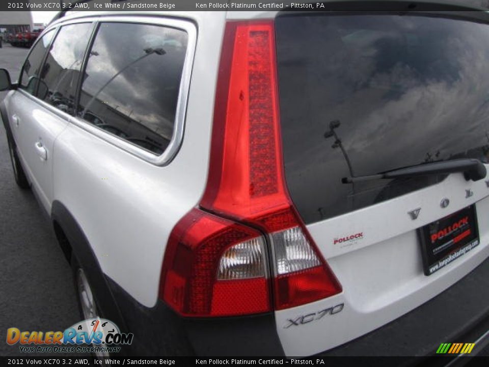 2012 Volvo XC70 3.2 AWD Ice White / Sandstone Beige Photo #12