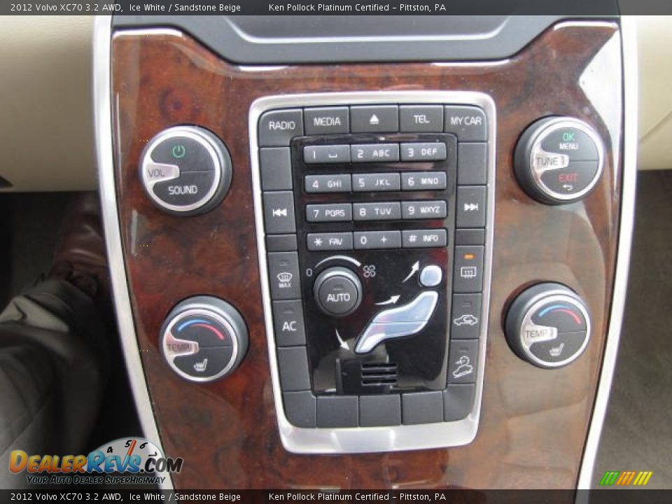 2012 Volvo XC70 3.2 AWD Ice White / Sandstone Beige Photo #31