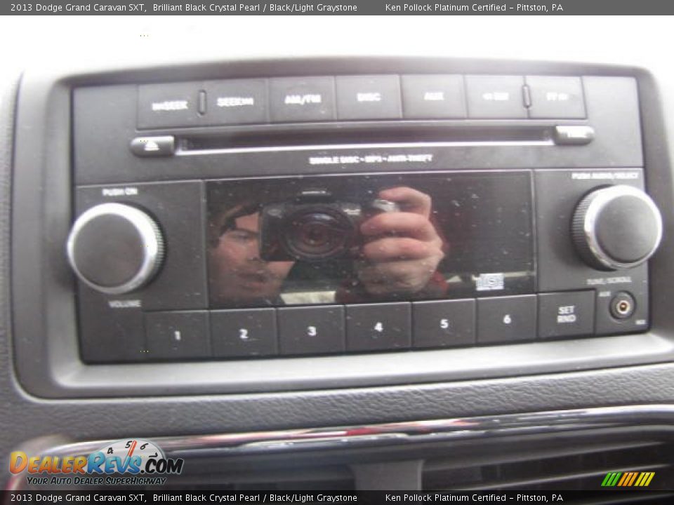 2013 Dodge Grand Caravan SXT Brilliant Black Crystal Pearl / Black/Light Graystone Photo #28