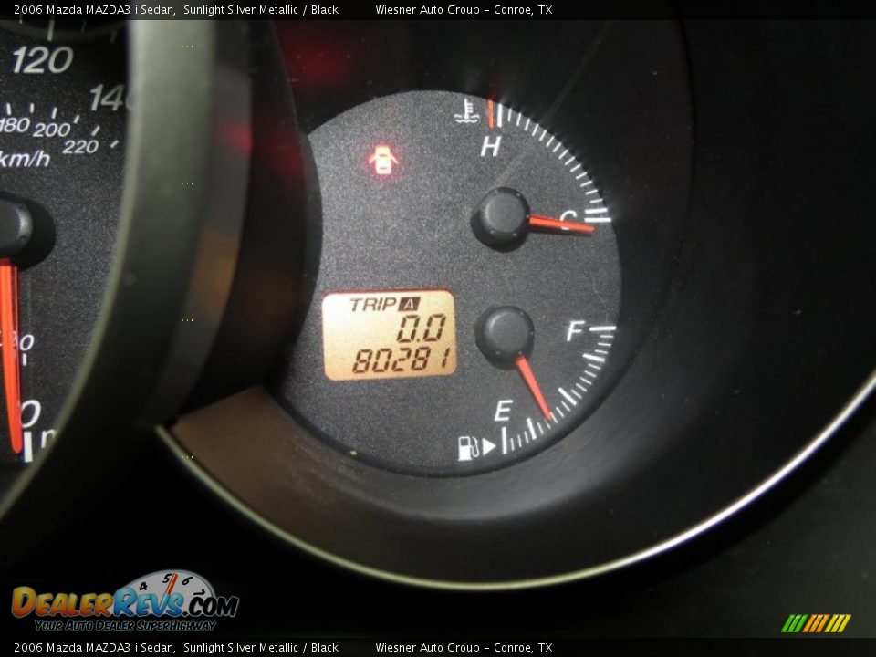 2006 Mazda MAZDA3 i Sedan Sunlight Silver Metallic / Black Photo #5
