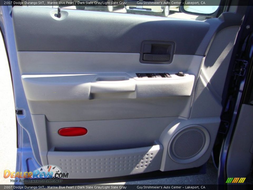 Door Panel of 2007 Dodge Durango SXT Photo #9