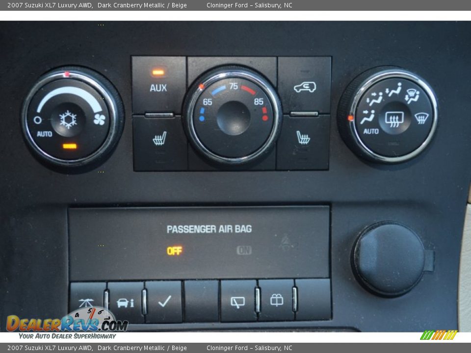 Controls of 2007 Suzuki XL7 Luxury AWD Photo #29