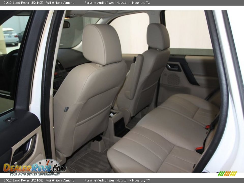 2012 Land Rover LR2 HSE Fuji White / Almond Photo #20