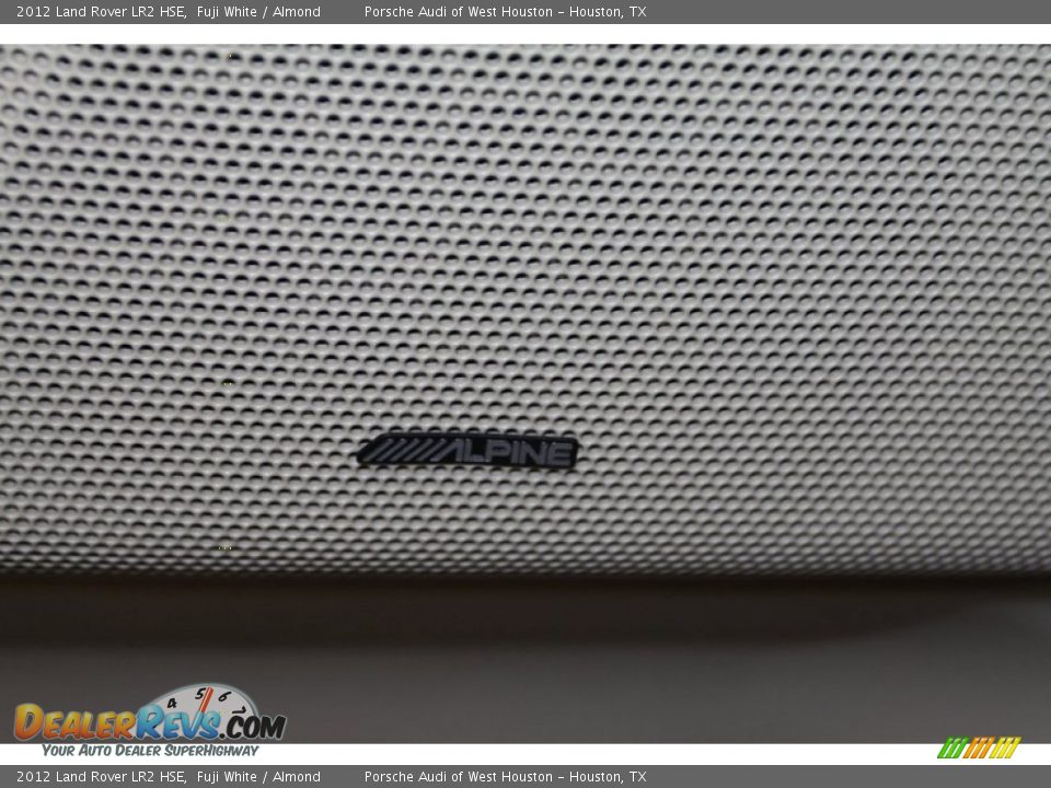 2012 Land Rover LR2 HSE Fuji White / Almond Photo #28