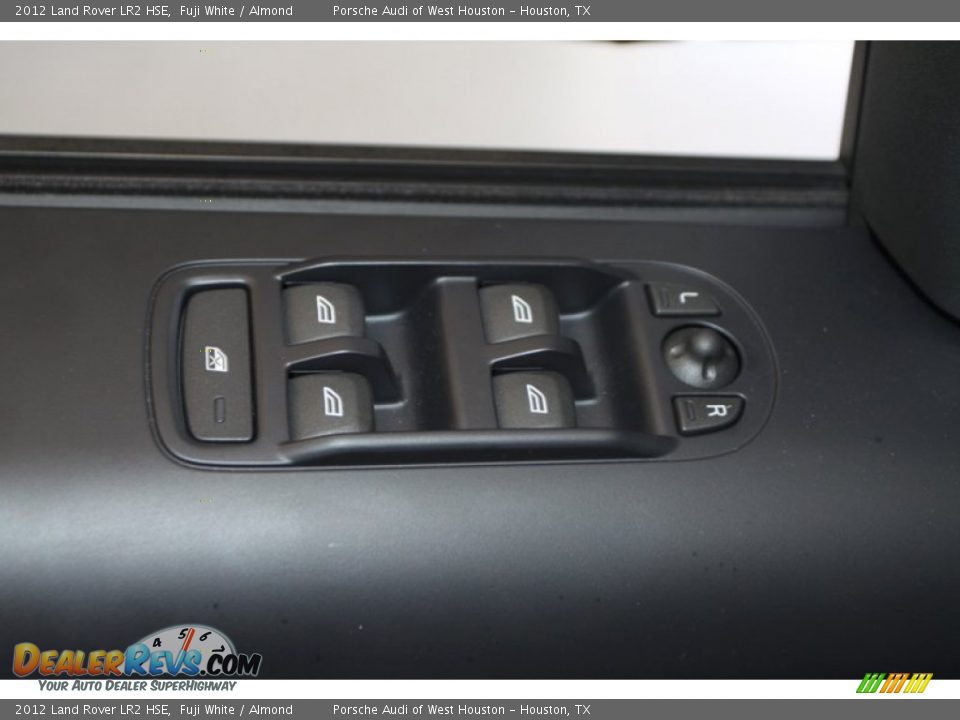 2012 Land Rover LR2 HSE Fuji White / Almond Photo #29