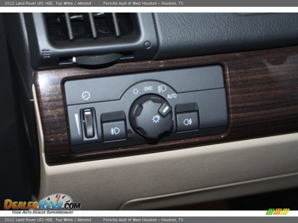 2012 Land Rover LR2 HSE Fuji White / Almond Photo #30