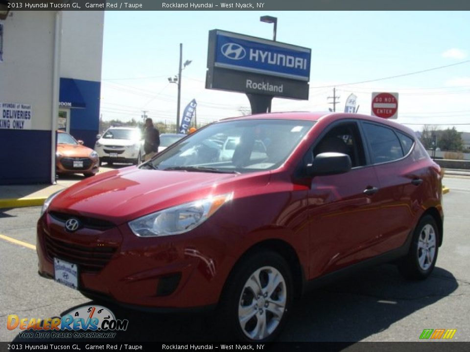 2013 Hyundai Tucson GL Garnet Red / Taupe Photo #1